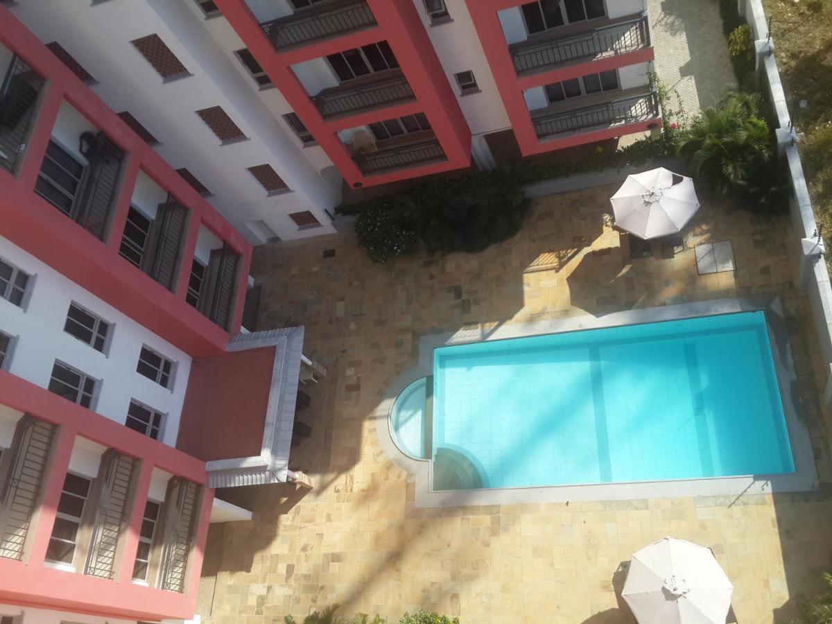 Shanzu Beach Apartment With Stunning Ocean View Mwakirunge Bagian luar foto