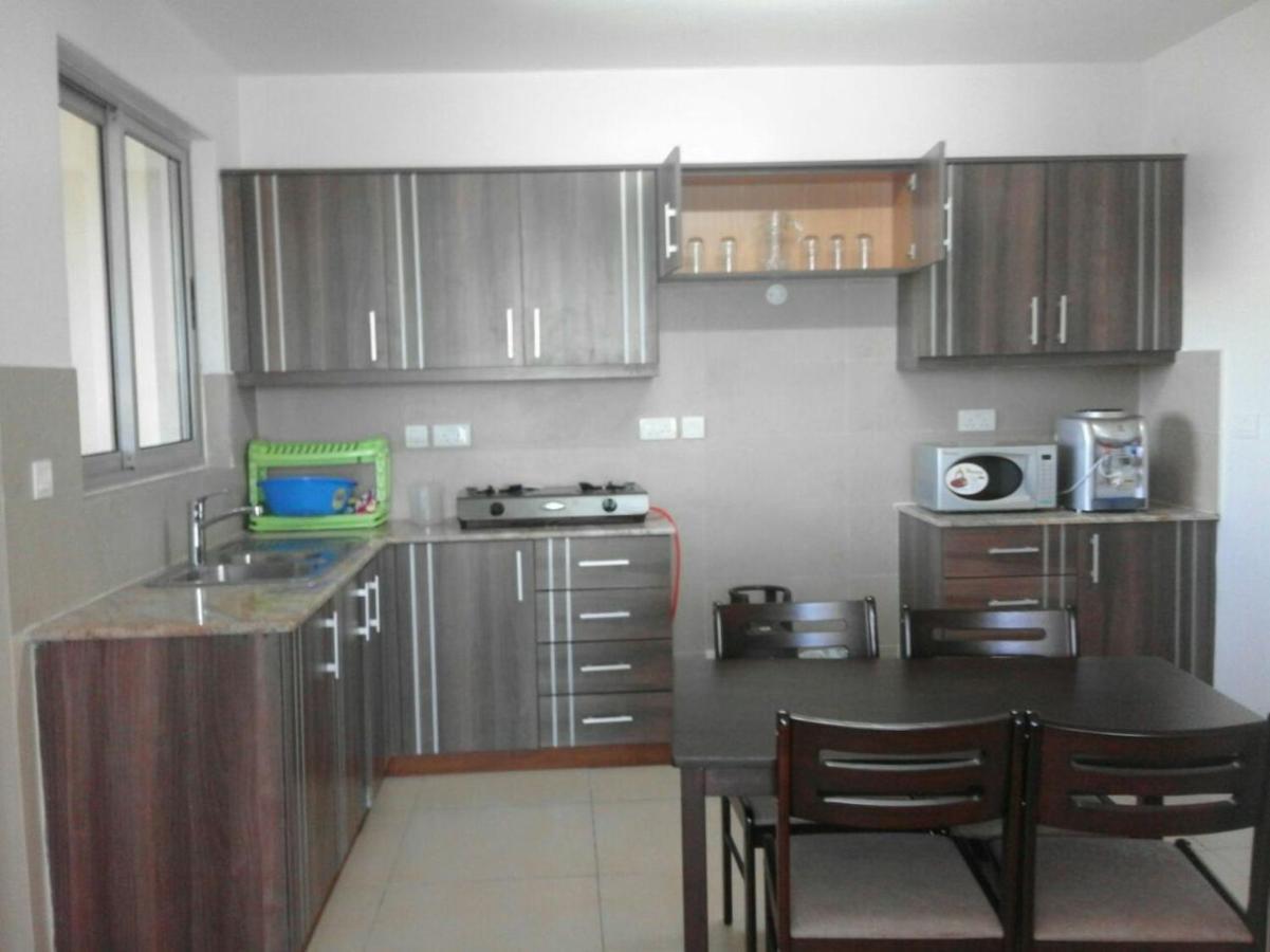 Shanzu Beach Apartment With Stunning Ocean View Mwakirunge Bagian luar foto